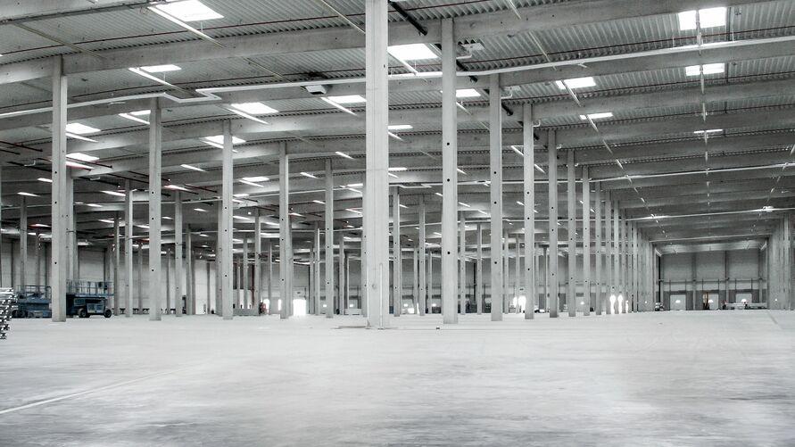IKEA central warehouse precast girders Large IKEA distribution centre with precast prestressed concrete ceiling girders.